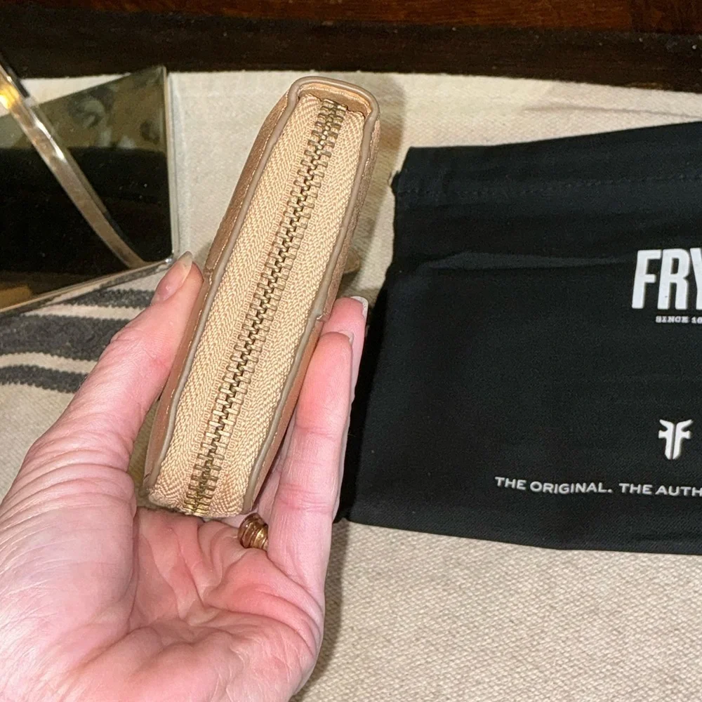 NWT Frye Leather Melissa Zip Around Wallet Beige Brown Retail $158